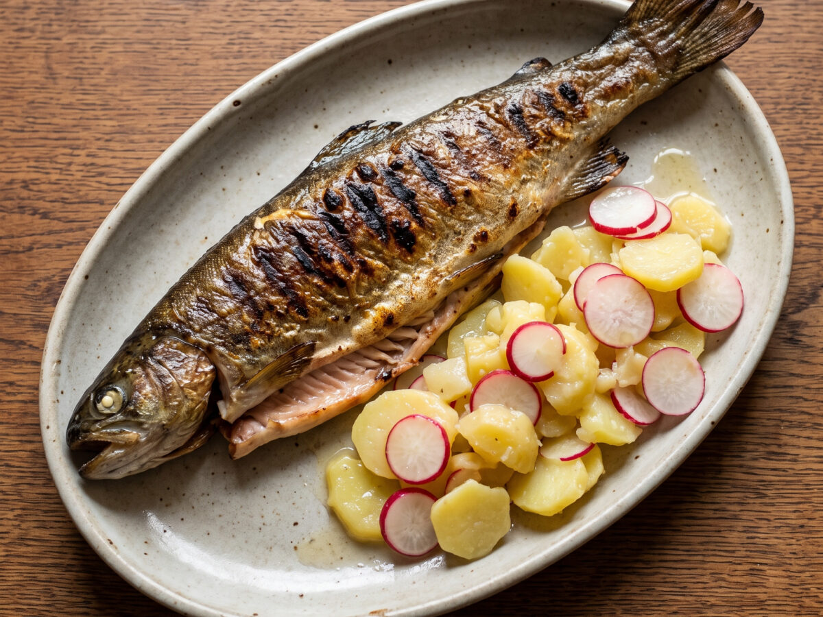 Allgäuer Grillforelle mit Kartoffel-Radieschensalat