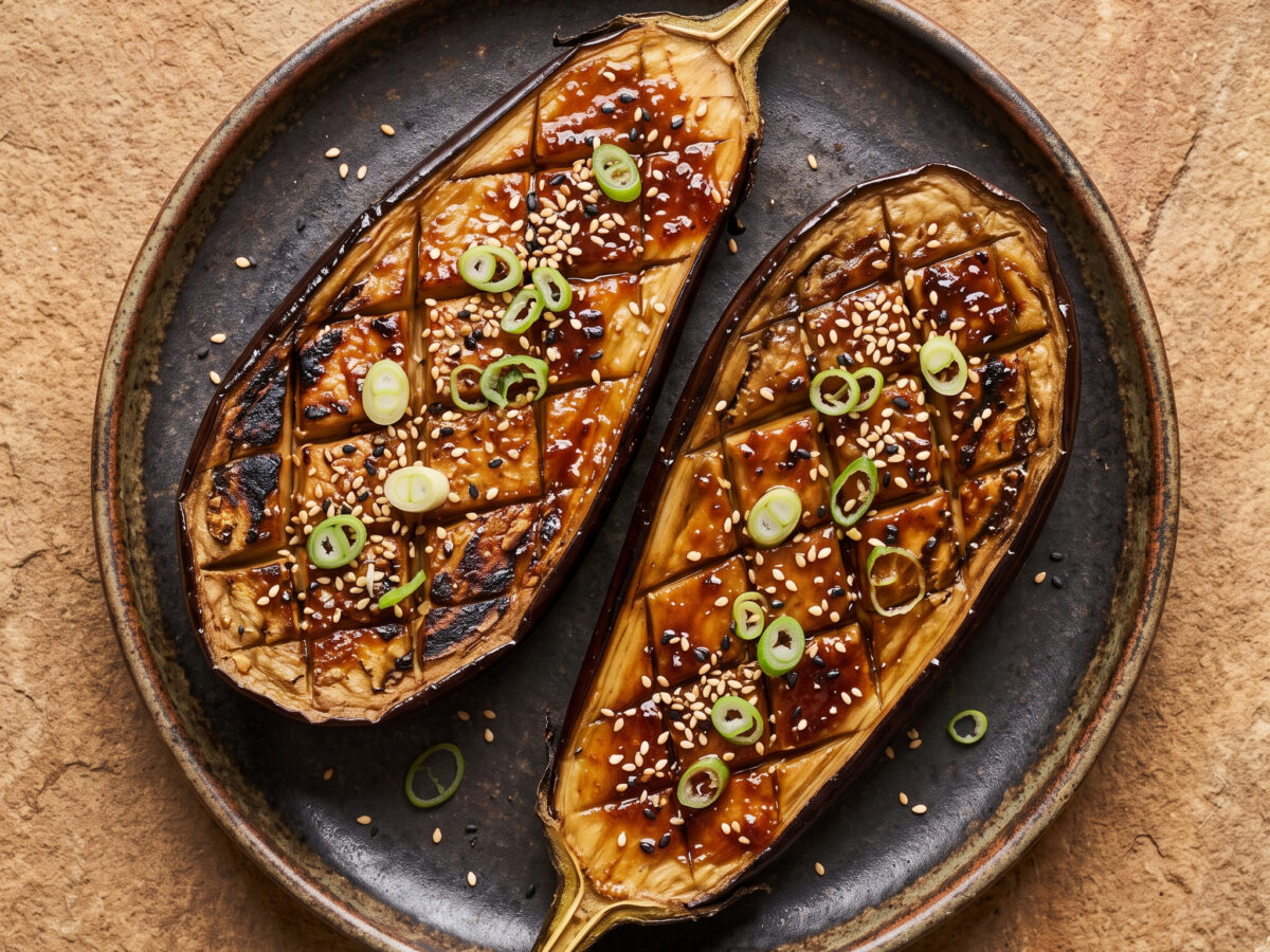 Aubergine mit rauchiger Doenjang-Glasur
