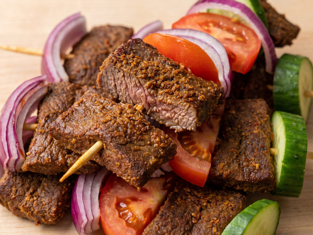Beef Suya: würzige Rindfleischspieße
