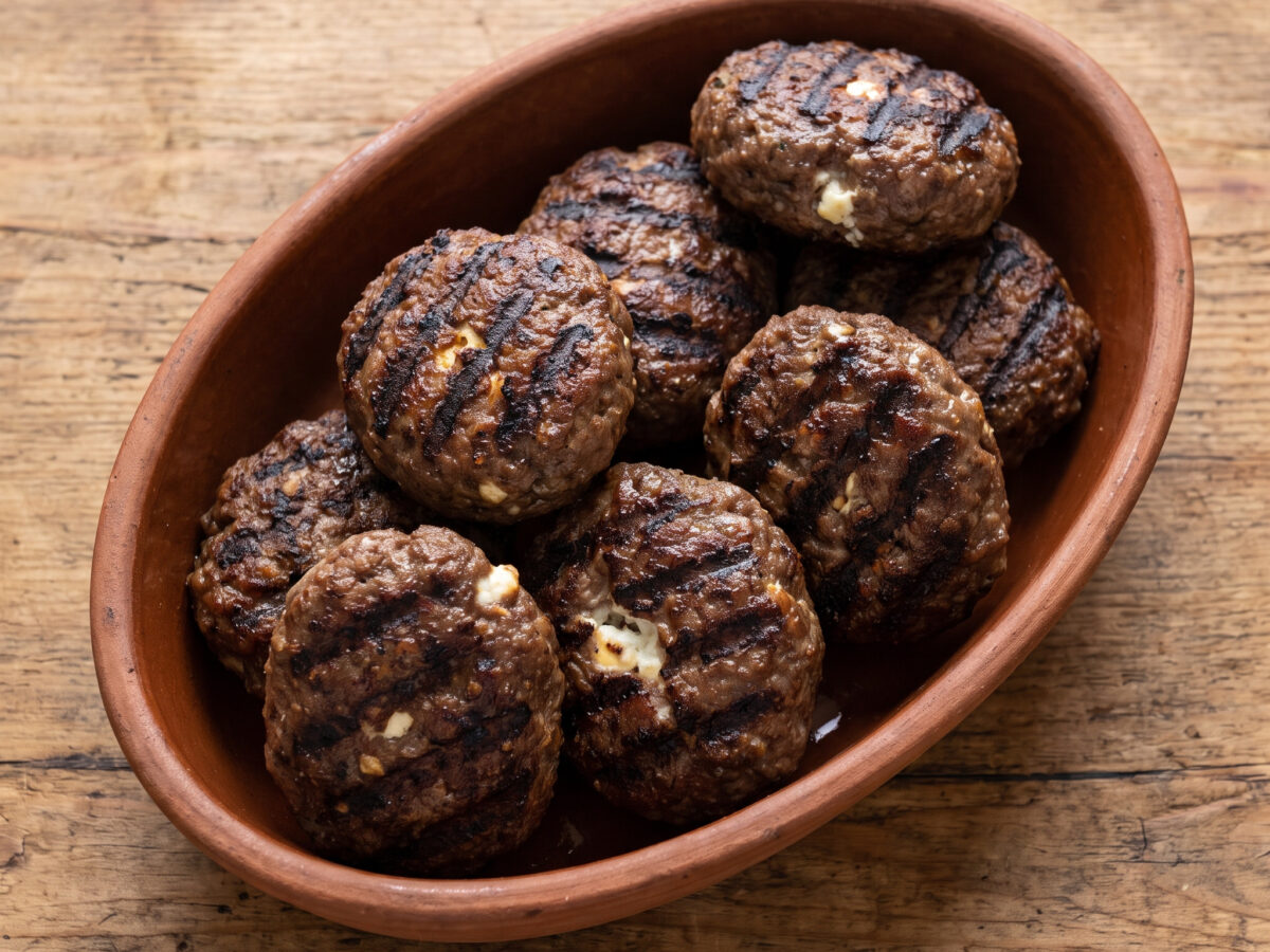 Bifteki mit Feta-Füllung