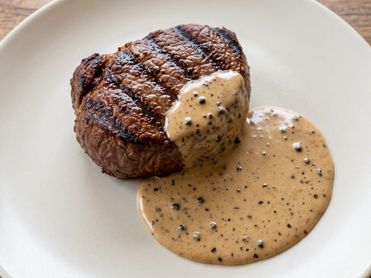 Braai-Rinderfilet mit Pfefferrahmsauce