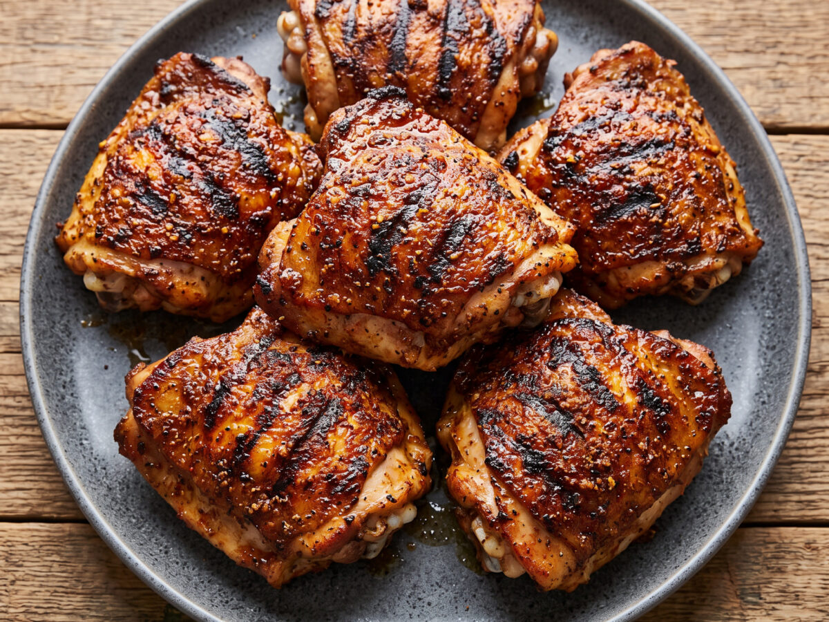 Cajun-Hähnchenoberkeulen vom Grill