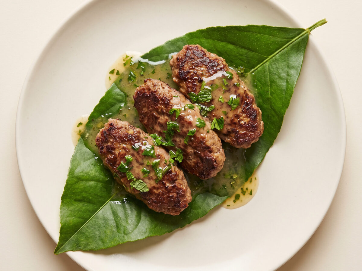 Catanesische Polpette im Zitronenblatt