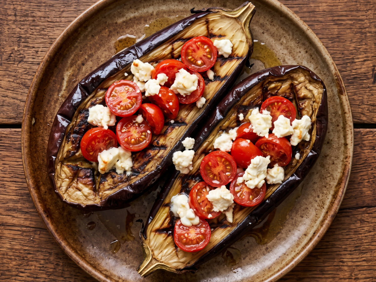 Aubergine, Kirschtomaten und Ziegenkäse vom Grill