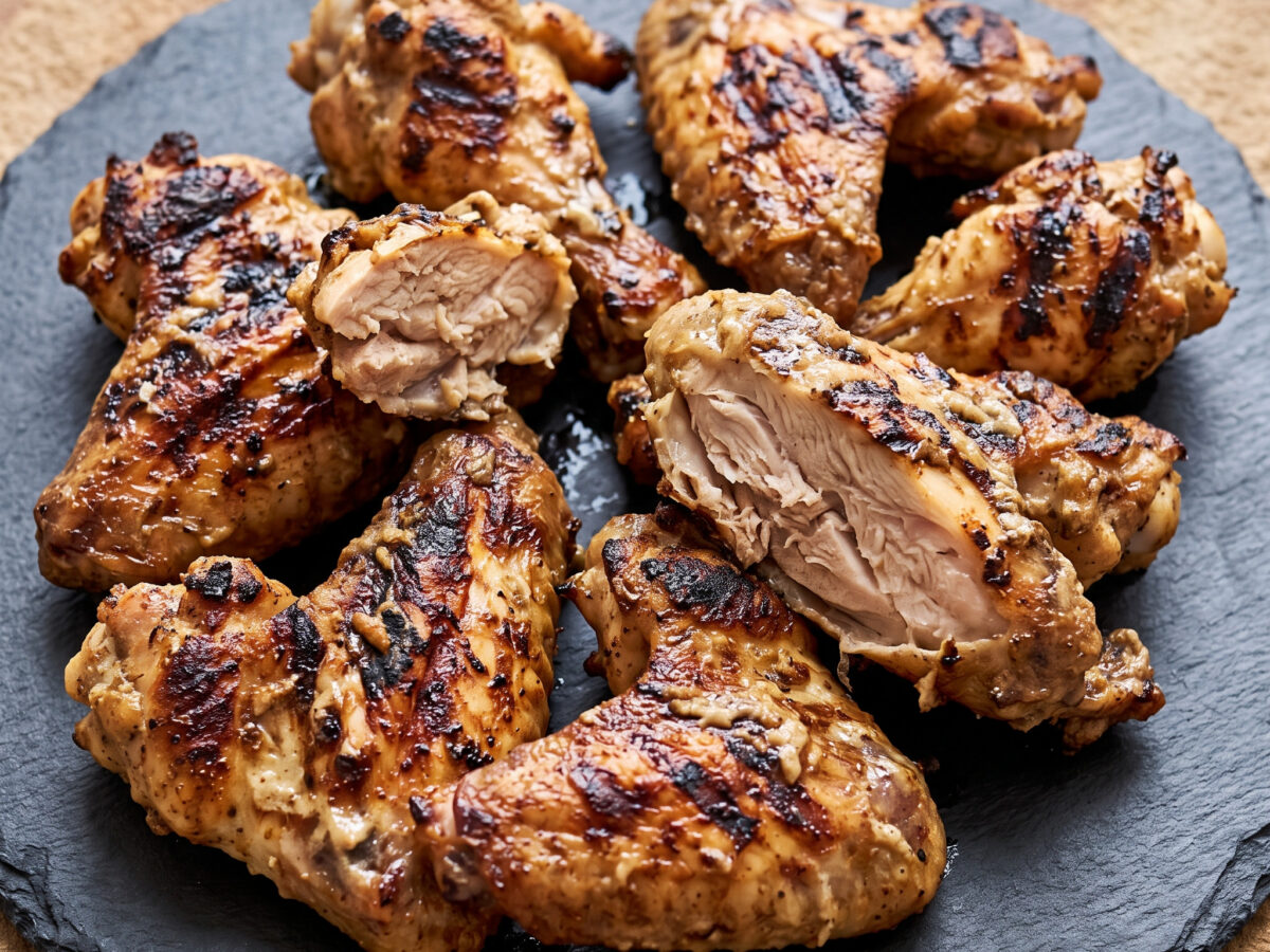 Joghurt-Ingwer-Flügel vom Grill