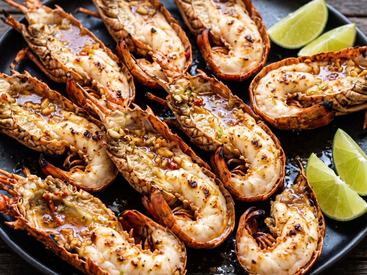 Gegrillte Moreton-Bay-Bugs mit Limettenbutter