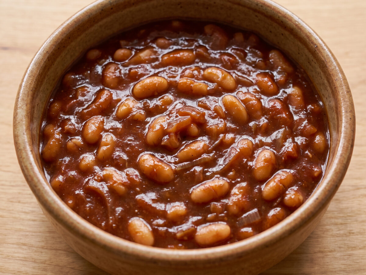 Geräucherte Baked Beans mit Ahornsirup