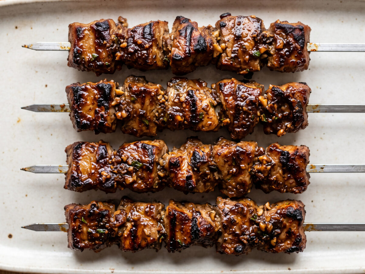 Kabab Torsh: säuerlicher Lammspieß aus Gilan