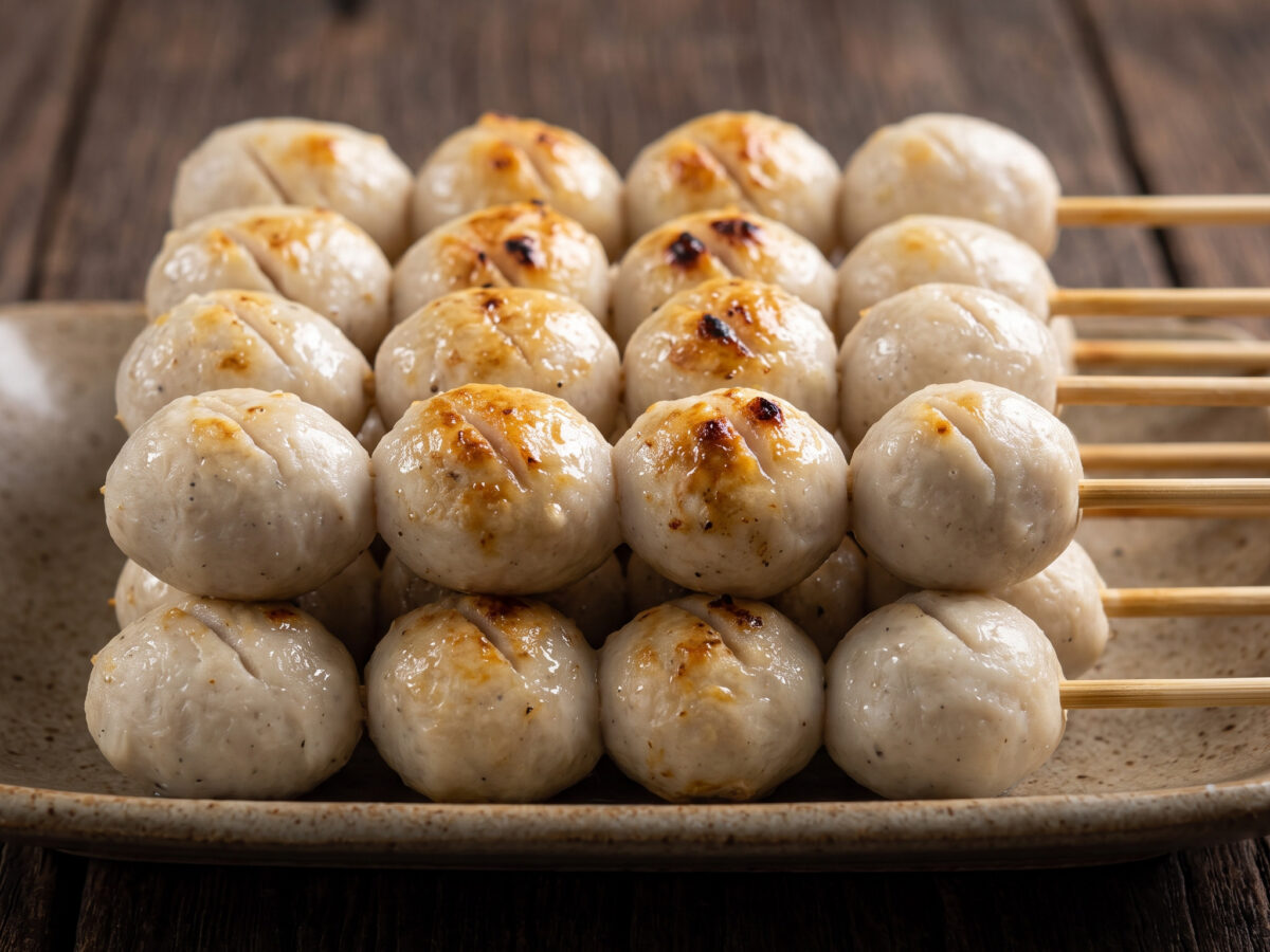 ลูกชิ้นปลาปิ้ง – Thailändische Fischbällchen-Spieße