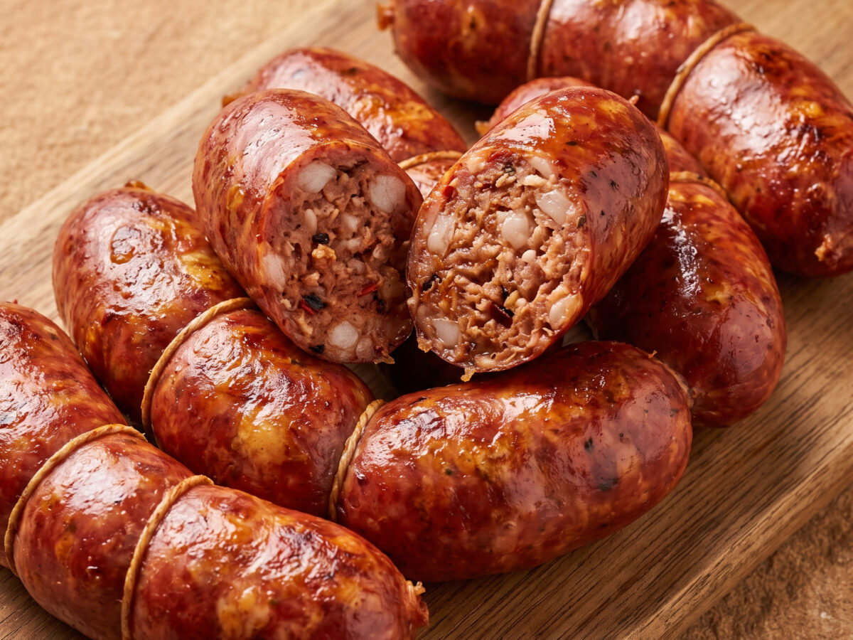 Peruanische Bratwurst mit Ají panca