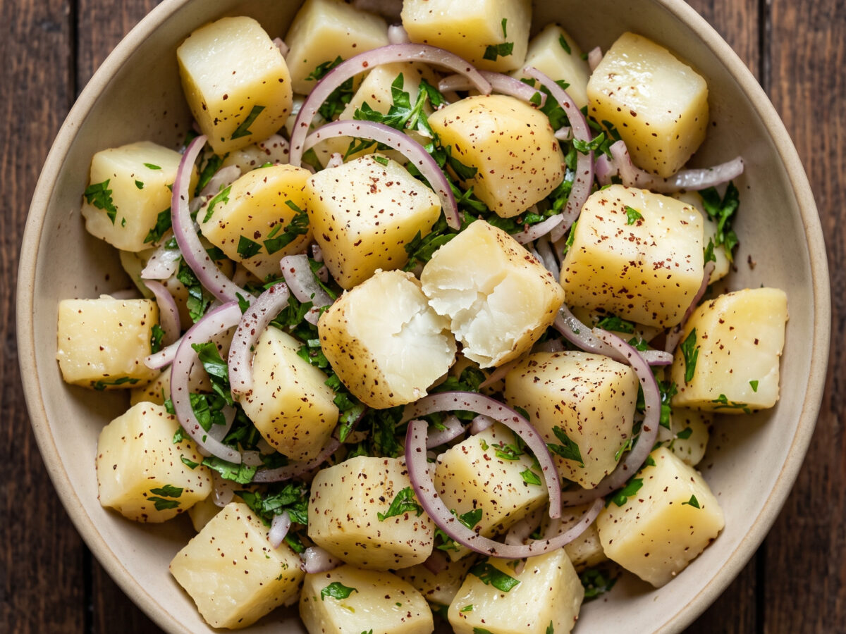 Salatet Batata: Ägyptischer Kartoffelsalat zum Grillen