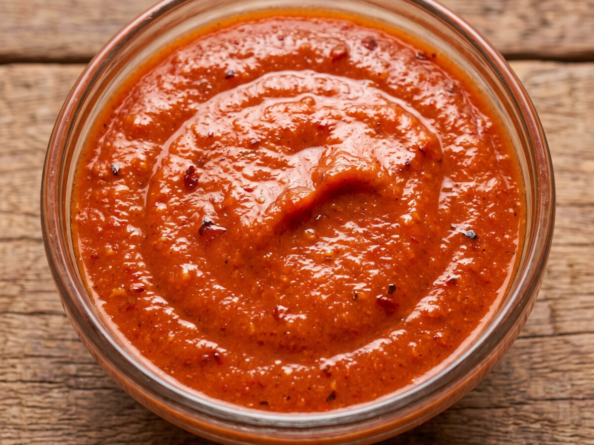 Salsa parrillera fría mit gerösteter Paprika