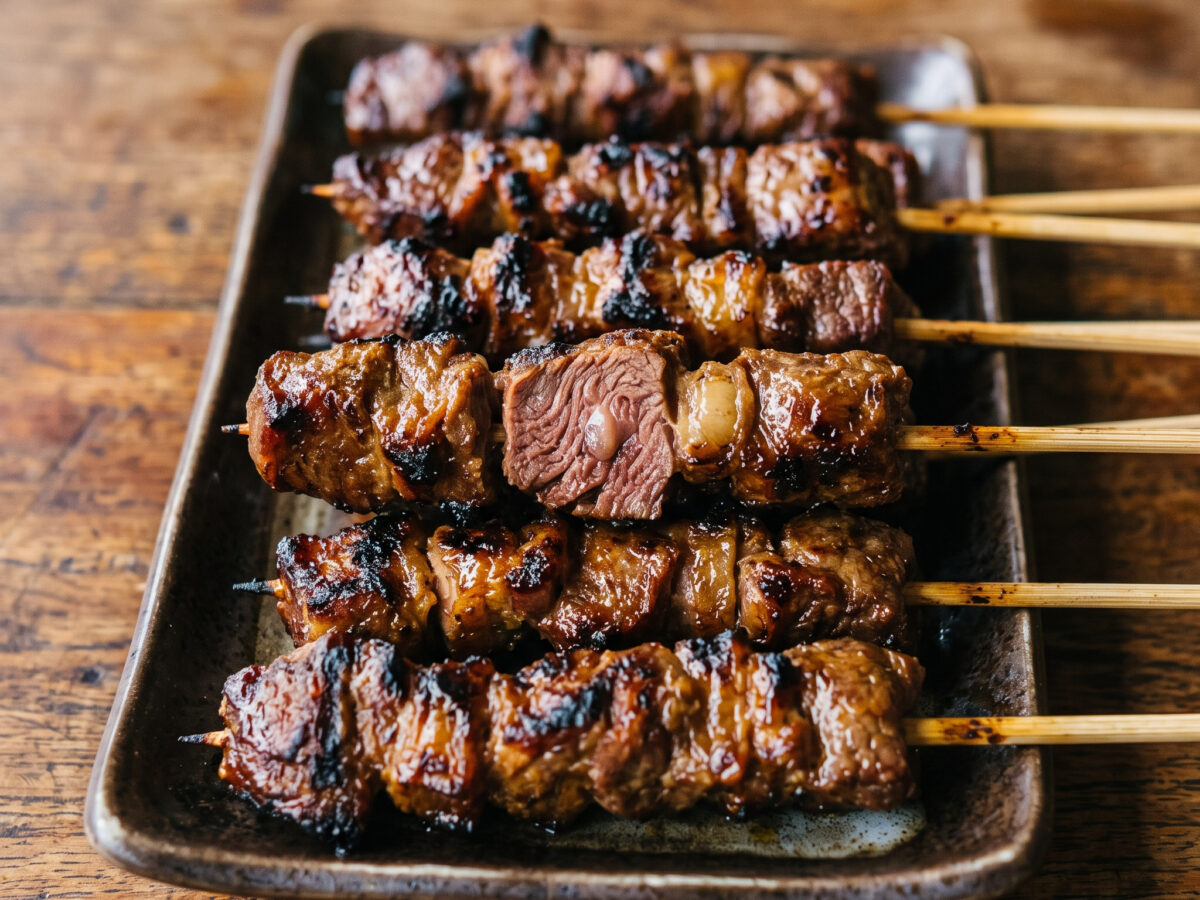 Sate Kambing vom Holzkohlegrill