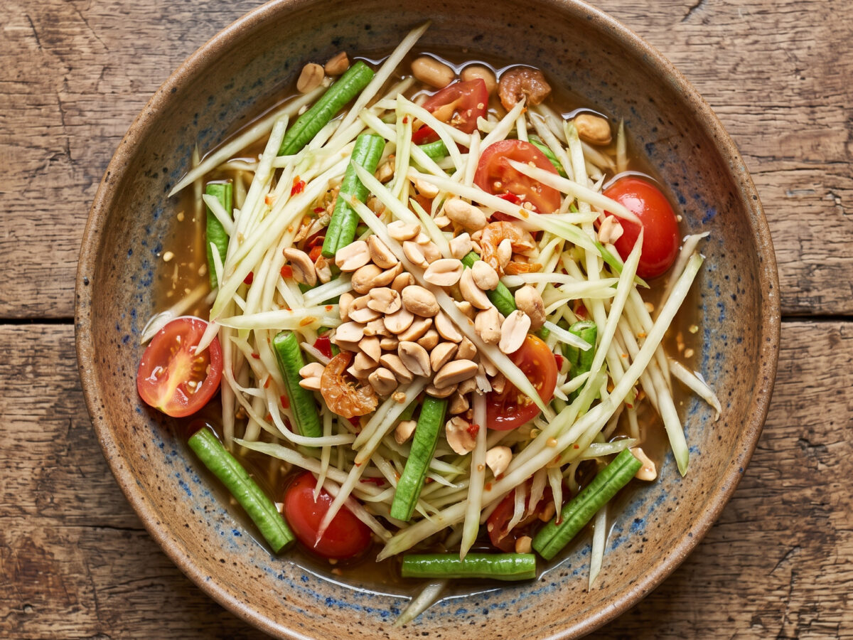 Som Tam Thai: Knackiger Papayasalat zum Grillen