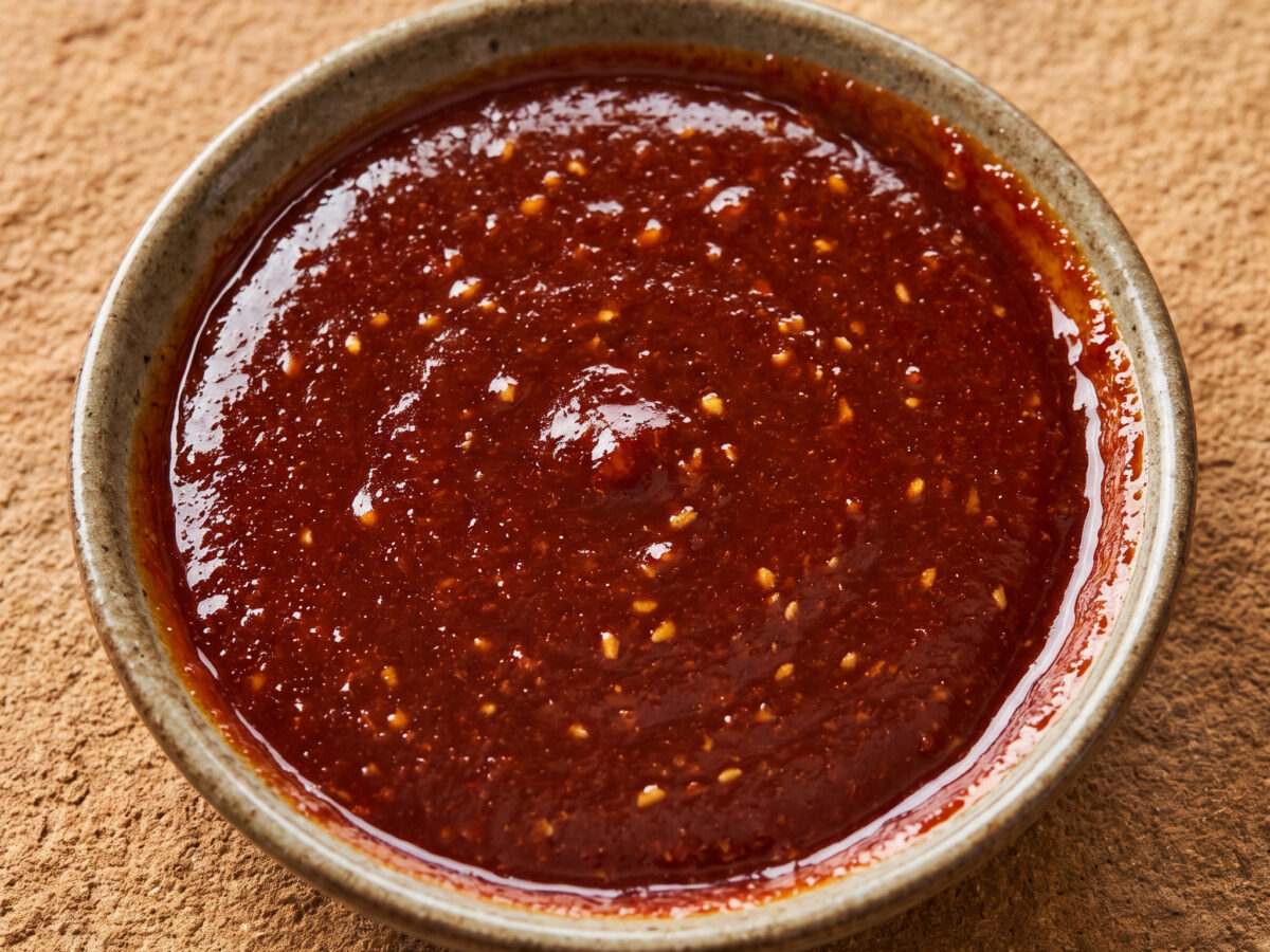 Süß-scharfe Dakkochi-Gochujang-Bestreichsauce